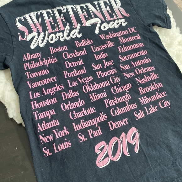 Ariana Grande thank you next sweetener world tour 2019 concert tee - Picture 8 of 10